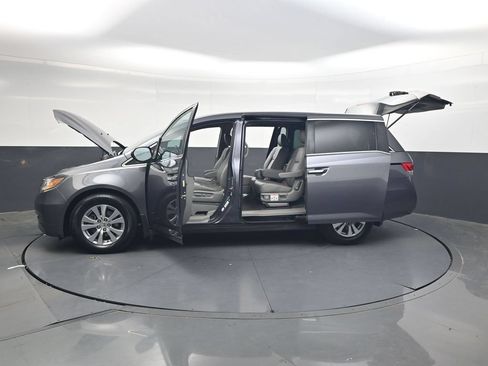Used 2016 Honda Odyssey EX-L image 41