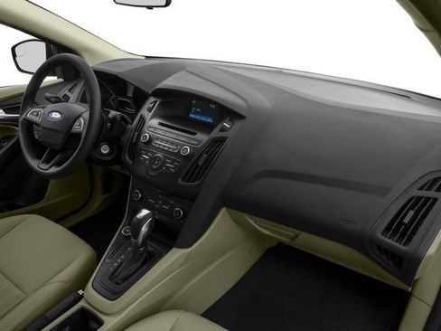 Used 2016 Ford Focus SE FWD image 18