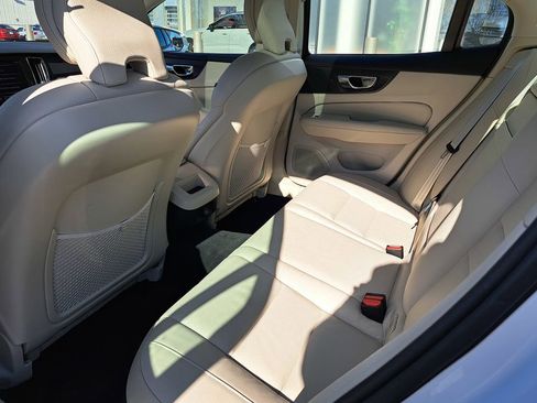 Used 2019 Volvo S60 T5 Momentum w/ Premium Package image 22