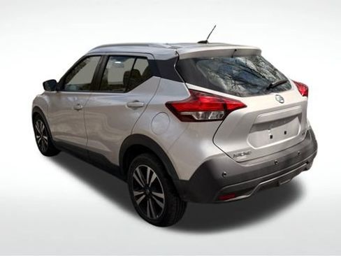 Used 2020 Nissan Kicks SV image 7