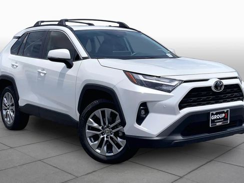Used 2023 Toyota RAV4 XLE Premium FWD image 3