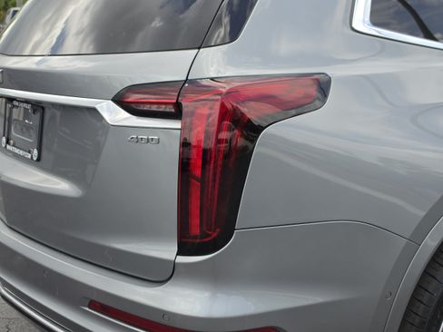 Used 2023 Cadillac XT6 Premium Luxury w/ Platinum Package AWD/4WD image 11
