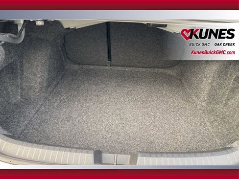 Used 2024 Volkswagen Jetta SE image 6