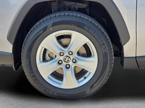 Used 2021 Toyota RAV4 XLE AWD/4WD image 10