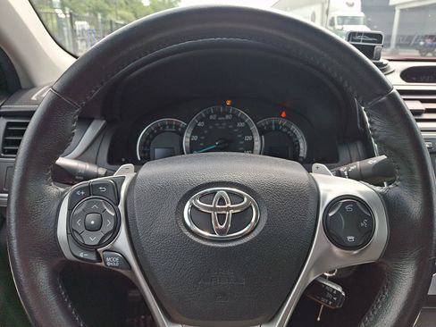 Used 2014 Toyota Camry SE FWD image 19