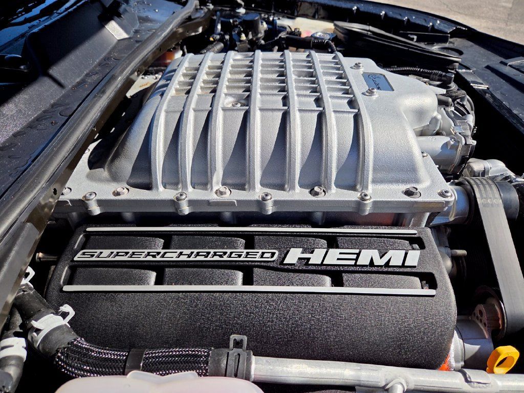 Used 2022 Dodge Challenger SRT Hellcat RWD image 10