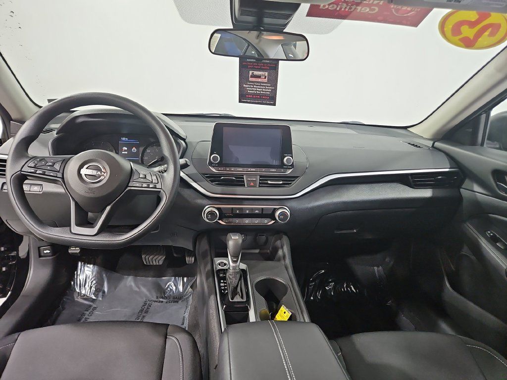 Certified 2025 Nissan Altima 2.5 S FWD image 14