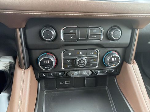 Used 2023 Chevrolet Tahoe High Country image 16