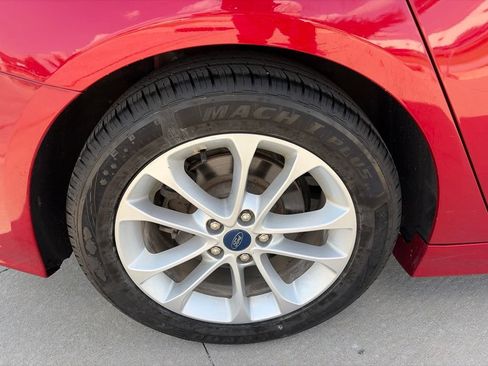 Used 2020 Ford Fusion SE FWD image 22