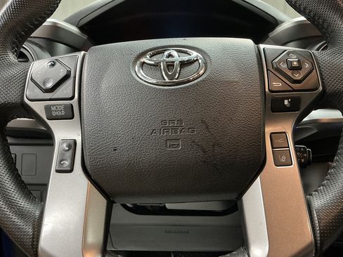Used 2022 Toyota Tacoma SR5 w/ Black Out Package (TMS) AWD/4WD image 13