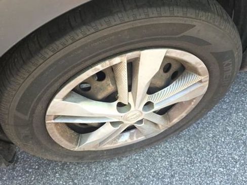 Used 2022 Nissan Kicks S FWD image 6