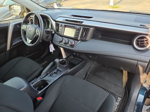 Used 2018 Toyota RAV4 LE w/ All Weather Liner Package AWD/4WD image 19