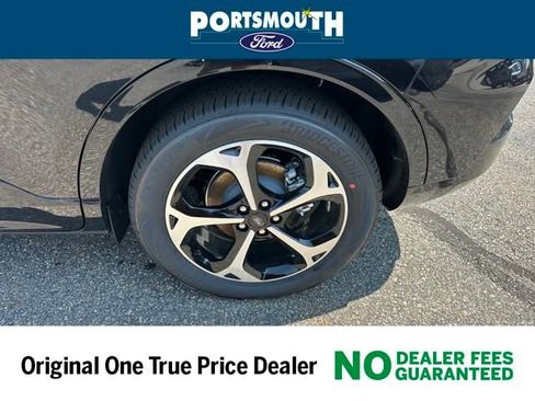 New 2025 Ford Escape ST-Line Elite w/ Premium Technology Package image 29