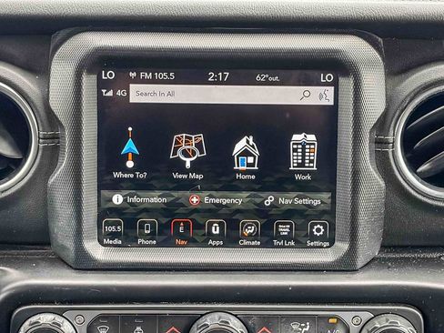 Used 2020 Jeep Gladiator Overland image 13