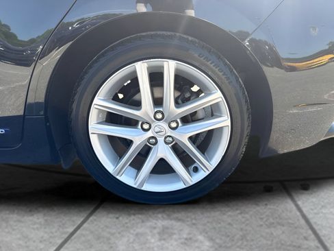 Used 2015 Lexus CT 200h w/ Navigation Package FWD image 31