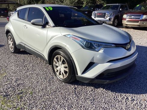 Used 2019 Toyota C-HR LE image 1