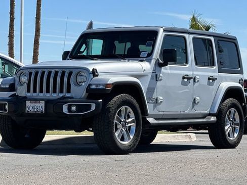 Used 2022 Jeep Wrangler Unlimited Sahara AWD/4WD image 7