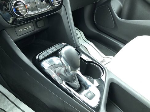 Used 2022 Buick Encore GX Essence image 26