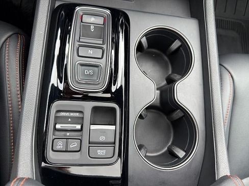 Used 2025 Honda Pilot TrailSport image 31
