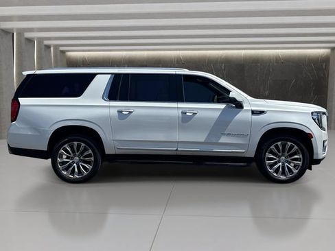 Used 2021 GMC Yukon XL Denali AWD/4WD image 7