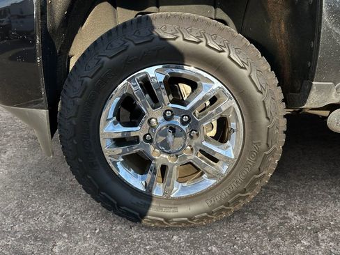 Used 2017 Chevrolet Silverado 2500 High Country image 8