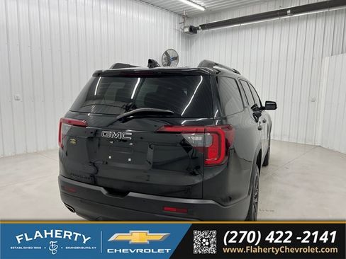 Used 2023 GMC Acadia SLE w/ Driver Convenience Package FWD image 3