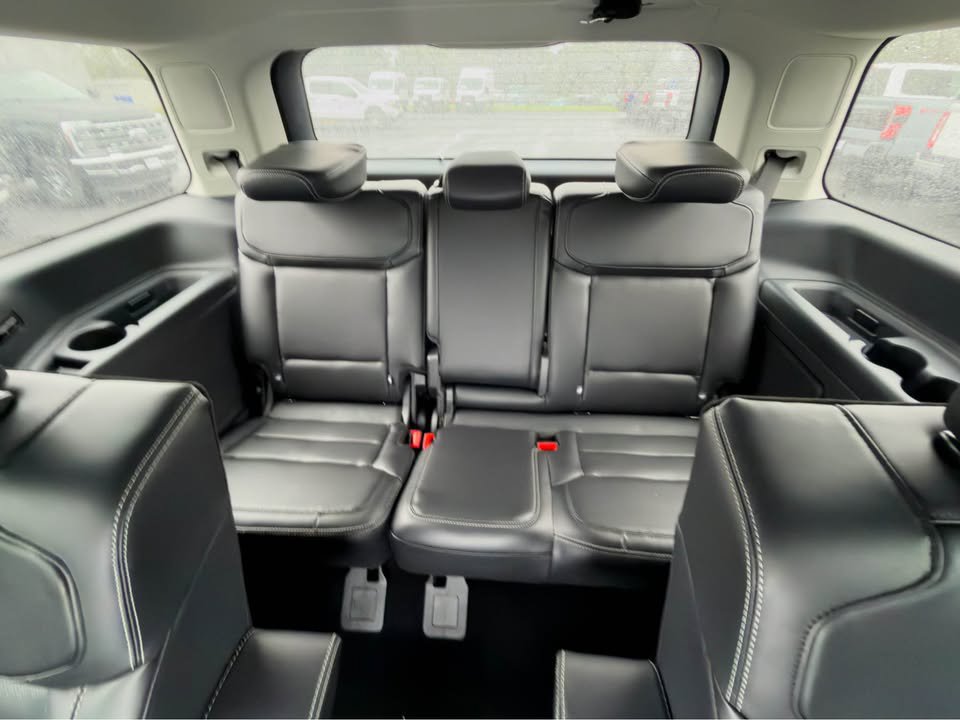 New 2027 Ford Expedition Platinum w/ Driver's Package AWD/4WD image 8