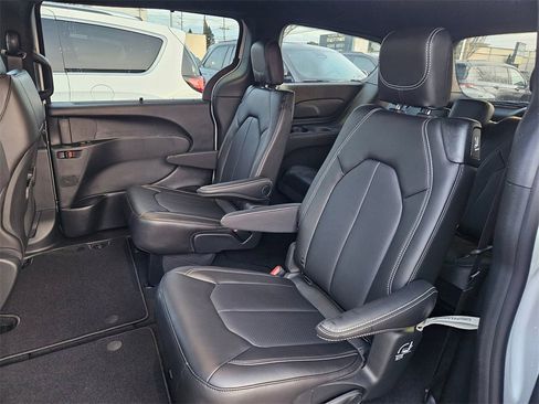 New 2026 Chrysler Voyager LX image 28