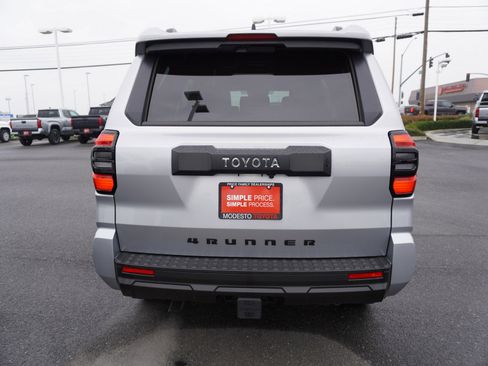 New 2026 Toyota 4Runner SR5 image 11