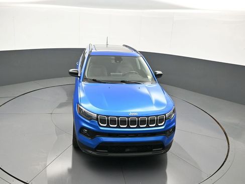 Used 2022 Jeep Compass Latitude w/ Sun and Sound Group AWD/4WD image 34