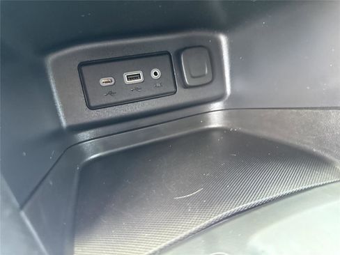 Used 2020 Chevrolet Equinox LT FWD image 27