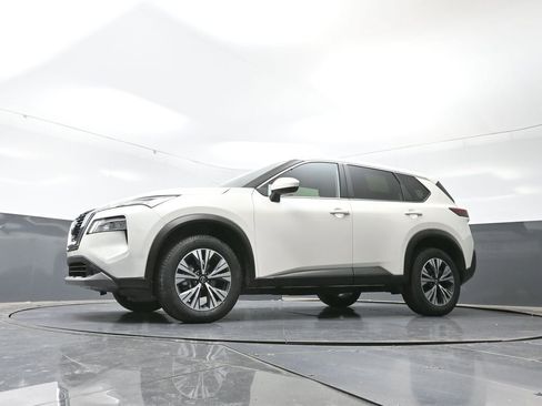 Used 2023 Nissan Rogue SV image 52