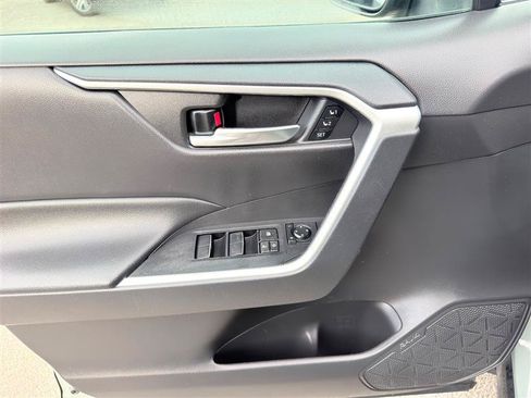 Used 2021 Toyota RAV4 XLE Premium FWD image 12