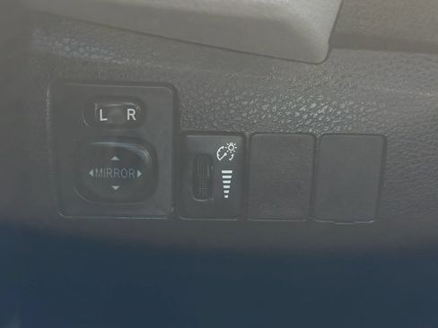 Used 2016 Toyota Corolla LE FWD image 12