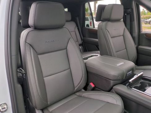 New 2026 GMC Yukon Denali w/ Denali Reserve Package AWD/4WD image 29