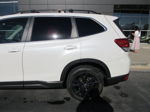 Used 2020 Subaru Forester Limited w/ Popular Package #3 AWD/4WD image 4