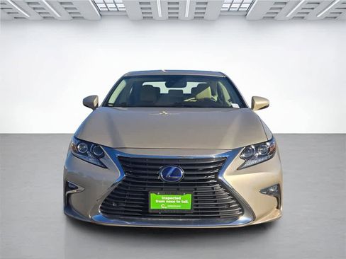 Used 2018 Lexus ES 300h image 2