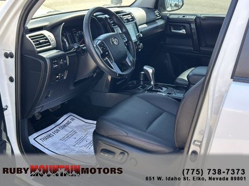 Used 2023 Toyota 4Runner TRD Off-Road Premium w/ Moonroof Package AWD/4WD image 10