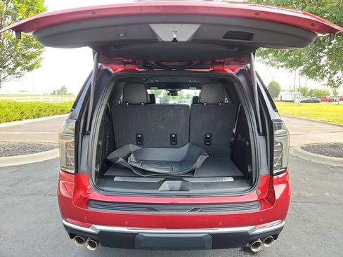 Used 2025 Chevrolet Tahoe Premier AWD/4WD image 31