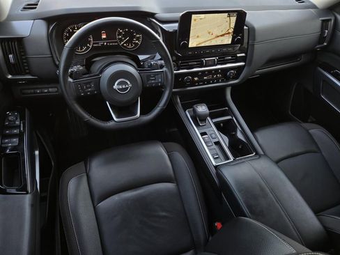 Certified 2023 Nissan Pathfinder SL image 17