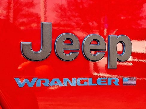 Used 2025 Jeep Wrangler Unlimited Sahara image 31