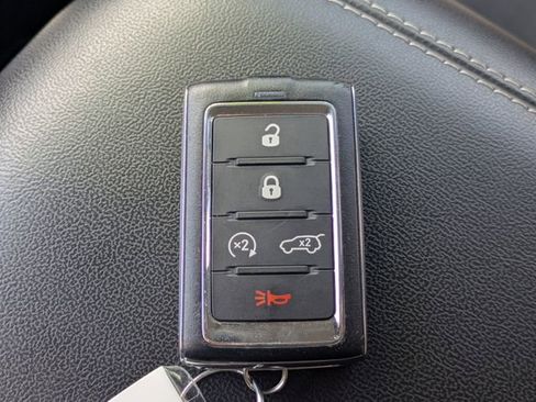Used 2023 Jeep Grand Cherokee L Limited AWD/4WD image 35