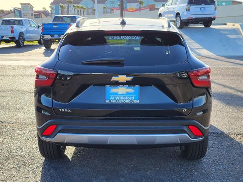 New 2026 Chevrolet Trax LT image 4