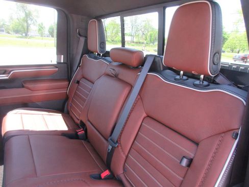 New 2026 GMC Sierra 2500 Denali Ultimate AWD/4WD image 14