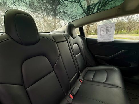 Used 2023 Tesla Model 3 Standard Range image 22