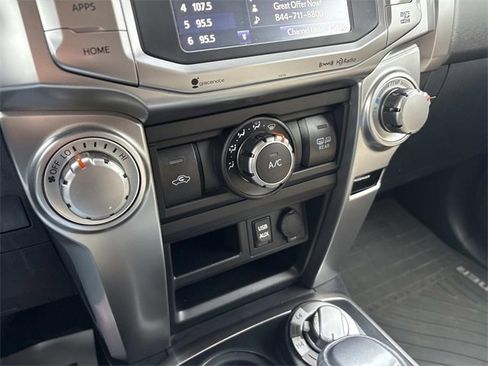 Used 2016 Toyota 4Runner SR5 Premium image 33