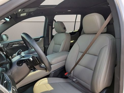 Used 2024 GMC Acadia Elevation w/ Luxury Package FWD image 11