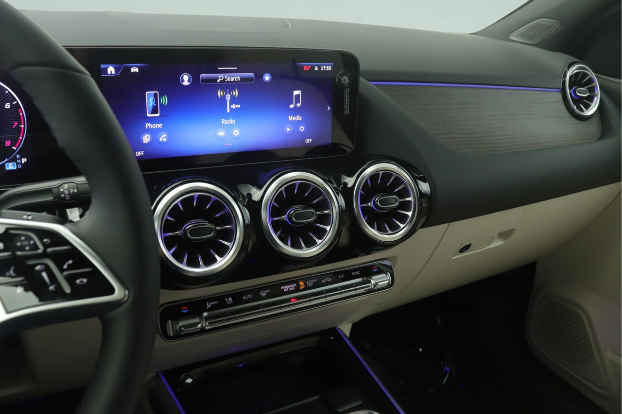 New 2026 Mercedes-Benz GLA 250 4MATIC image 5