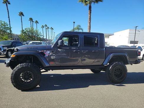 Used 2022 Jeep Gladiator Sport image 12