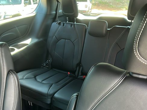 New 2026 Chrysler Voyager LX image 20